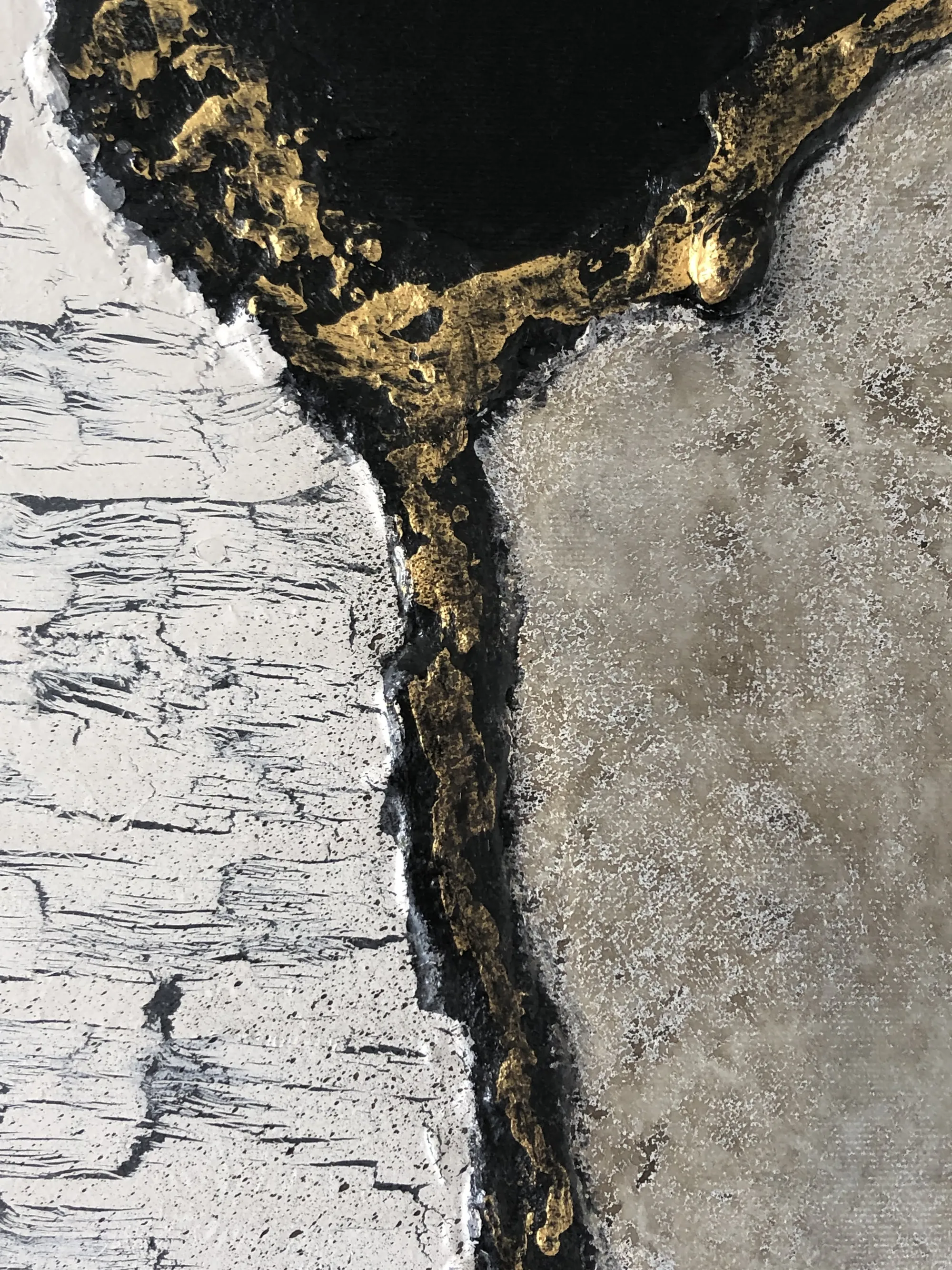 Detail van een werk met bladgoud